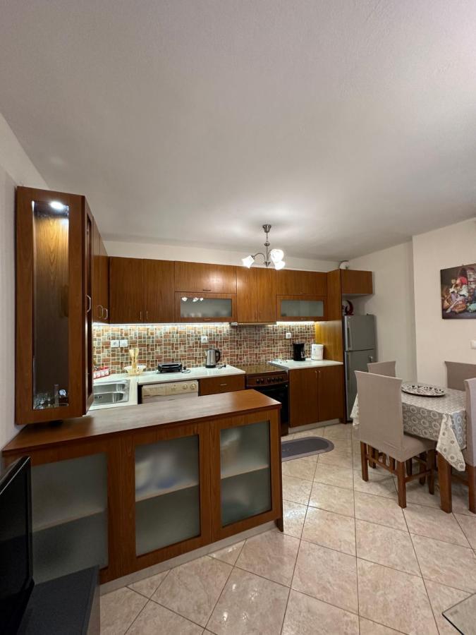 B&S Saranda Apartment Eksteriør bilde